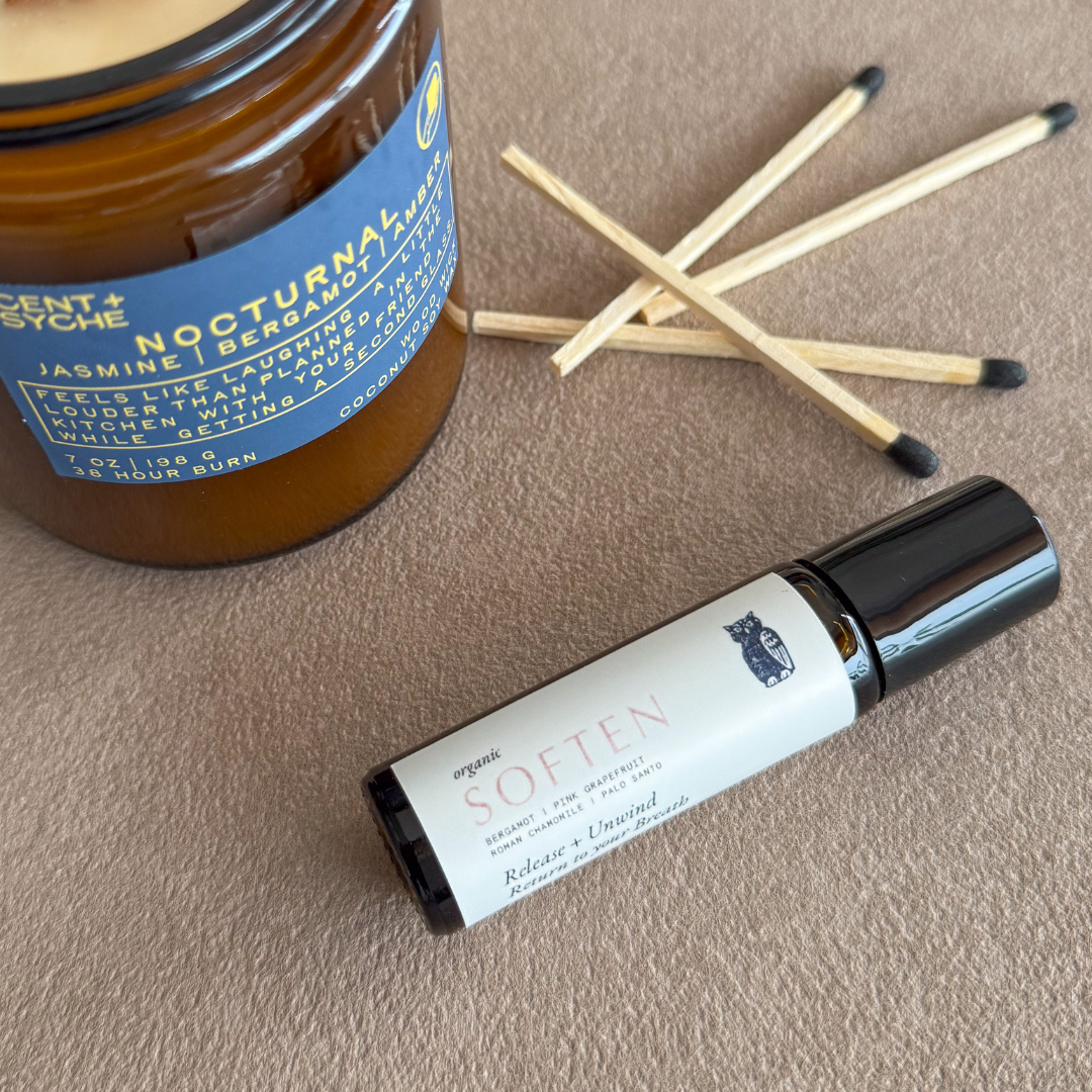 Uplifting aromatherapy roller with organic Bergamot, Pink Grapefruit, Chamomile & Palo Santo in jojoba oil. Roll on pulse points to release tension and unwind.