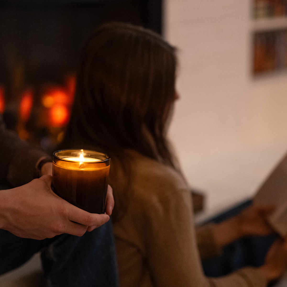 lifestyle 4 Statement Size Embers Wood wick candle - wood smoke, campfire, bonfire soy candle with charcoal tonka sandalwood and vanilla - Scent and Psyche